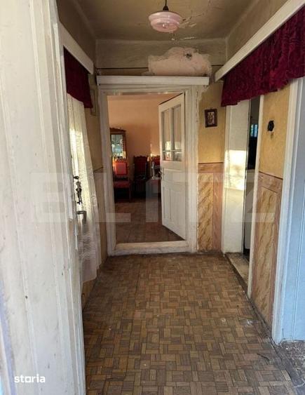 Casă cu 2 camere cu Teren 2331 Mp în Petrești
