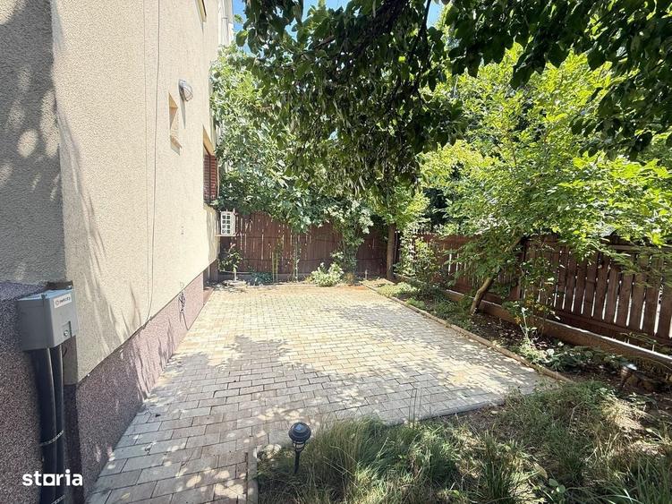 Casă cu 4 camere în Vatra Luminoasă