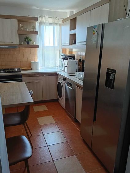 Apartament cu 2 camere decomandat în Titan