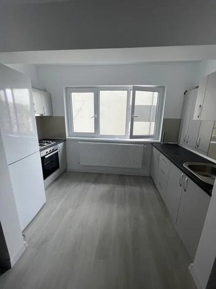 Apartament cu 3 camere decomandat, mobilat în Rediu
