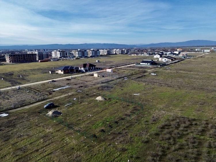Teren Construcții intravilan de 662 mp, în Nord