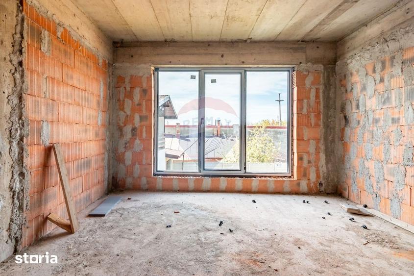 Casă cu 5 camere cu Teren 264 Mp în Central