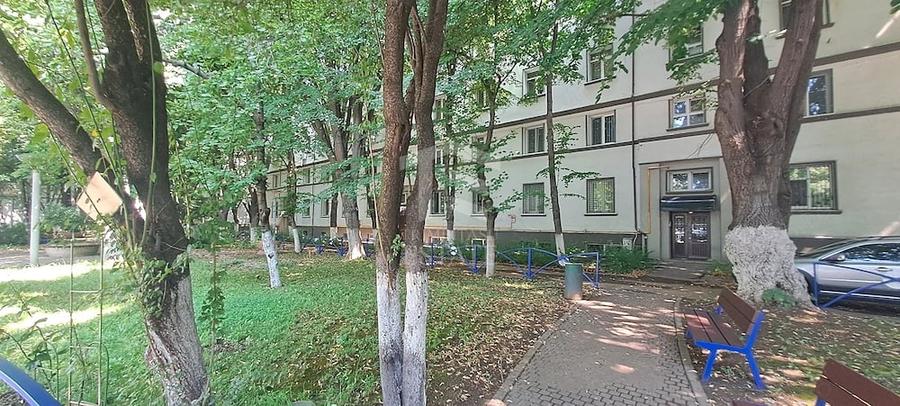 Garsonieră decomandată în Brâncoveanu