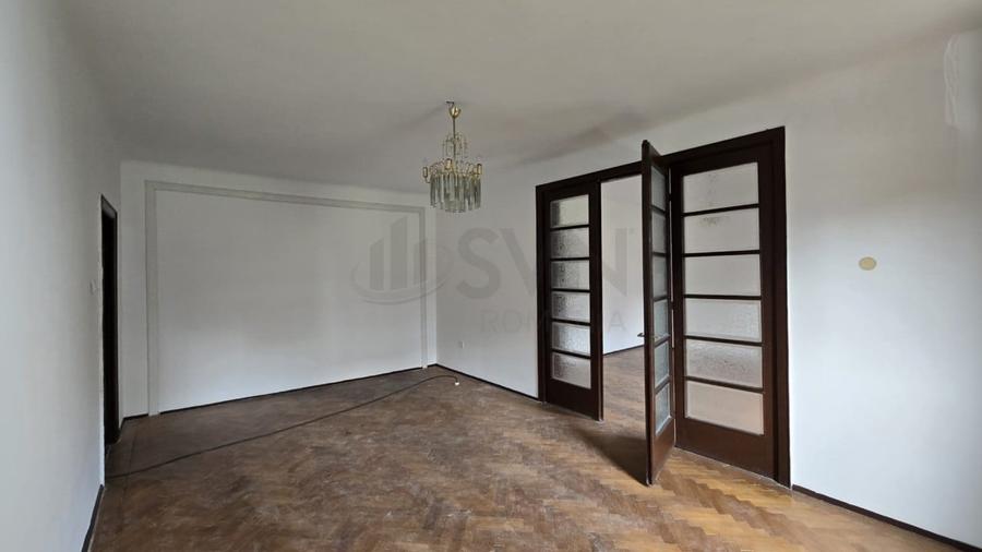 Apartament cu 4 camere circular în Banu Manta