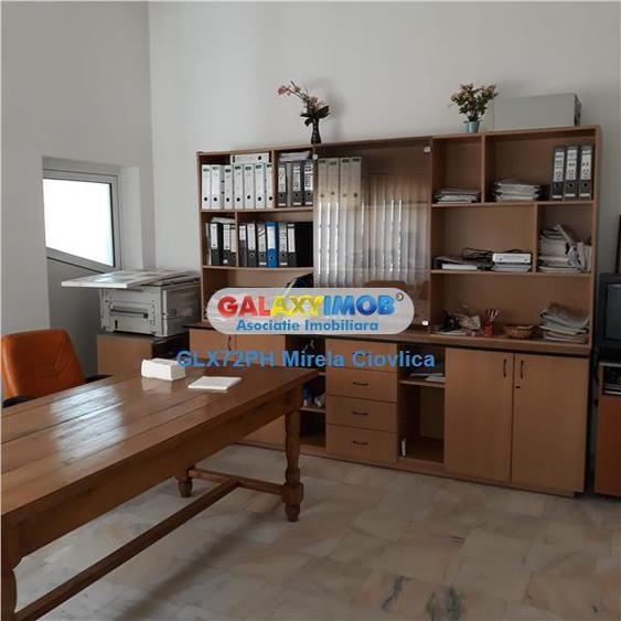 Casă cu 10 camere cu Teren 1500 Mp în Central