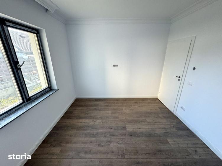 Casă cu 4 camere cu Teren 400 Mp în Rediu