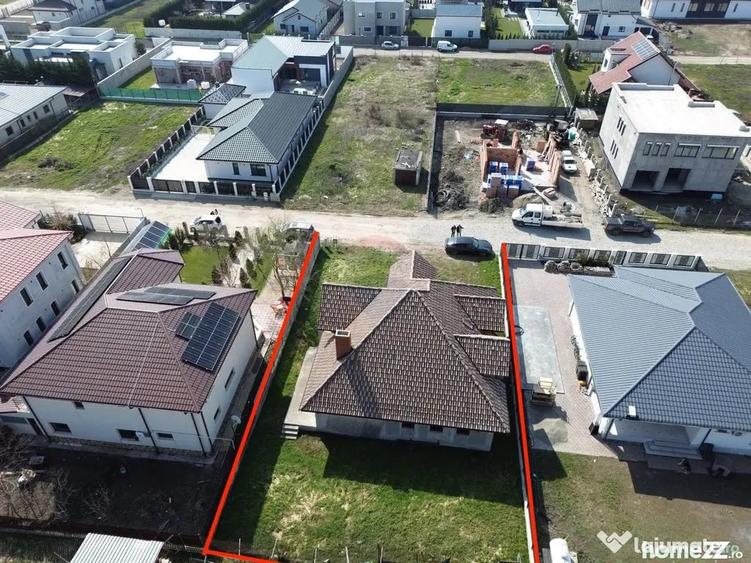 Casă cu 7 camere cu Teren 615 Mp în Est