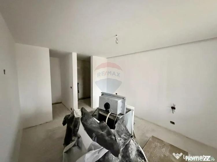 Casă cu 4 camere cu Teren 418 Mp în Golești