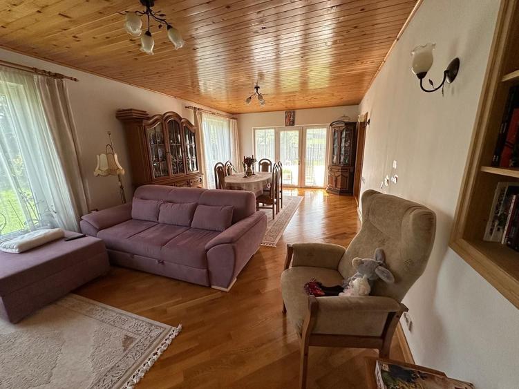 Casă cu 4 camere în Exterior Vest