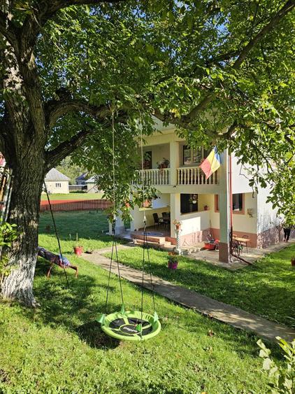 Casă cu 4 camere decomandat în Bistrița