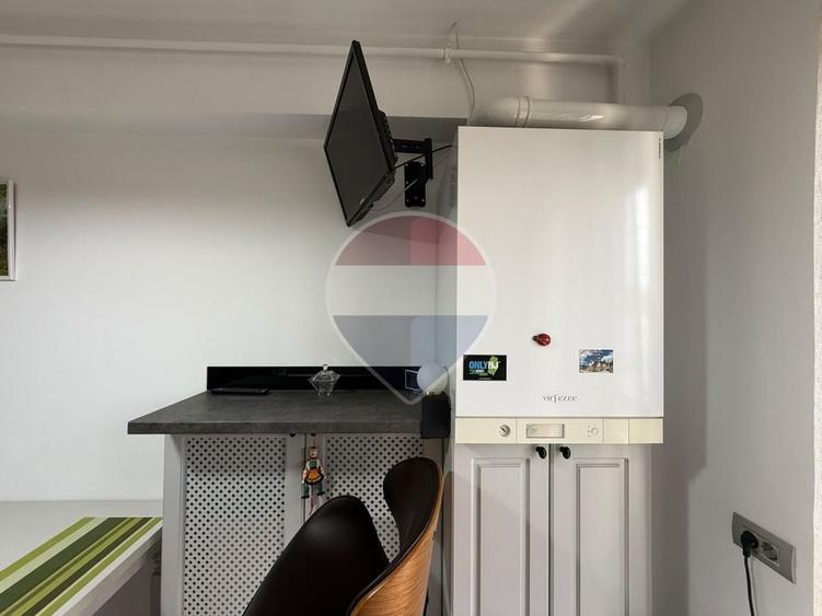 Apartament cu 4 camere decomandat, mobilat în Titan
