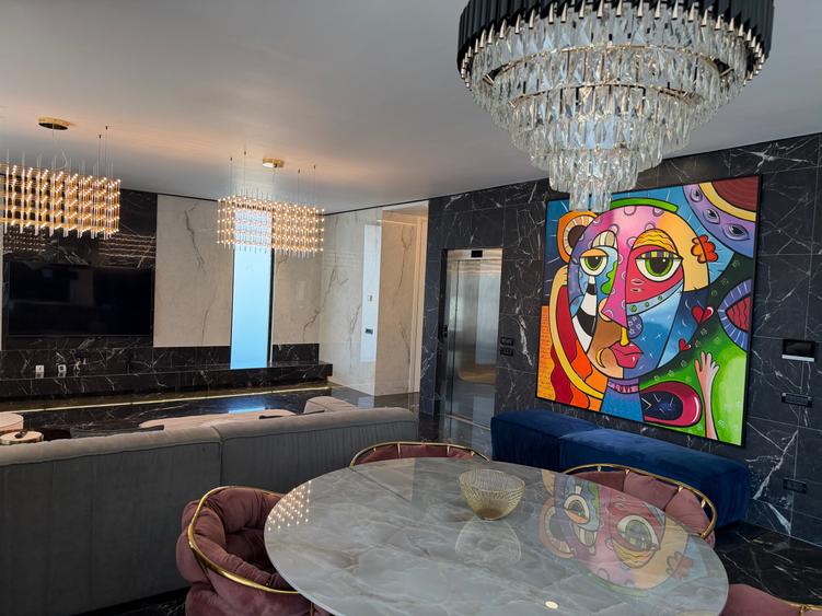 Apartament cu 5 camere decomandat în Domenii
