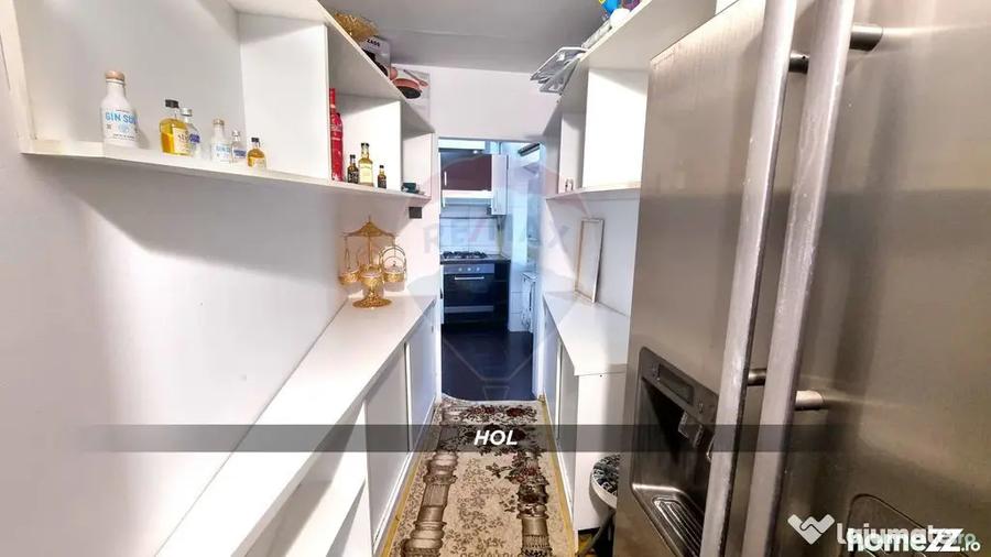 Apartament cu 3 camere semidecomandat în Central