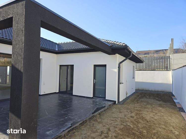 Casă cu 5 camere cu Teren 390 Mp în Șura Mare
