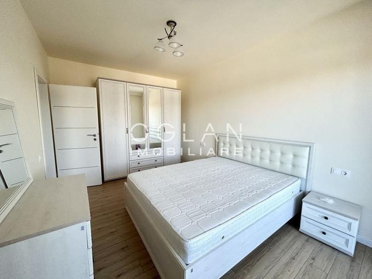 Apartament cu 3 camere semidecomandat, mobilat în Turnișor