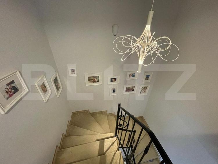 Duplex cu 5 camere cu Canalizare în Florești