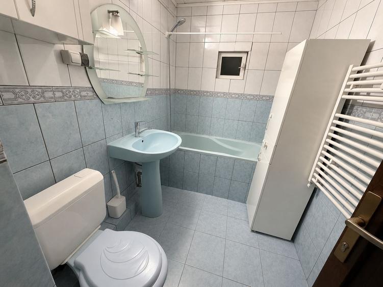 Apartament cu 2 camere decomandat în Cetate