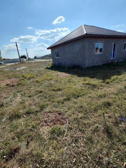 Casă individuală cu 5 camere cu Teren 680 Mp în Cobadin