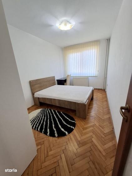 Apartament cu 3 camere decomandat în Gruia