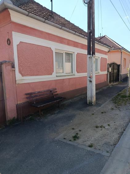 Casă cu 2 camere în Central