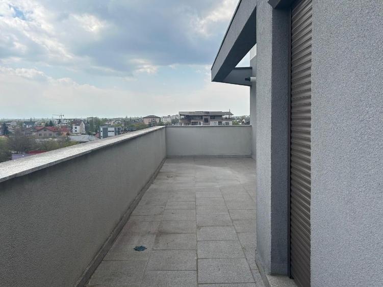 Apartament cu 3 camere semidecomandat, mobilat în Bucureștii Noi