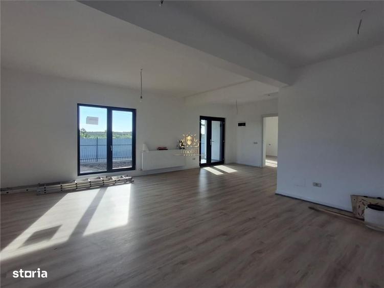 Casă cu 3 camere cu Teren 400 Mp în Bucium