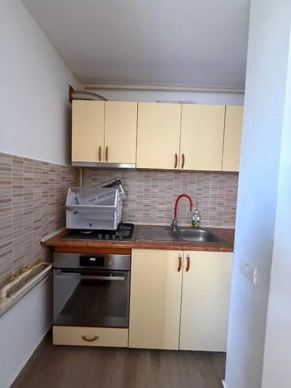 Apartament cu 2 camere decomandat, mobilat în Faleza Nord