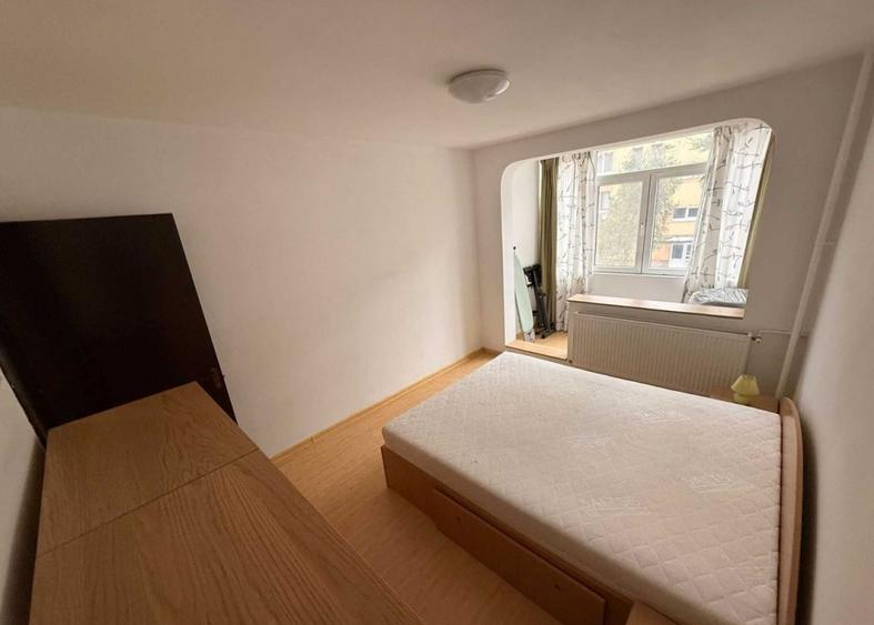 Apartament cu 3 camere semidecomandat, mobilat în Drumul Taberei