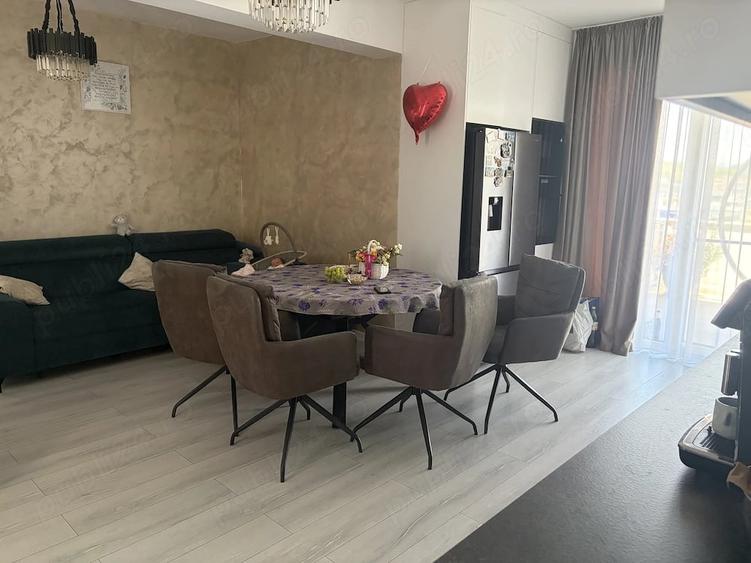 Apartament cu 3 camere decomandat în Central