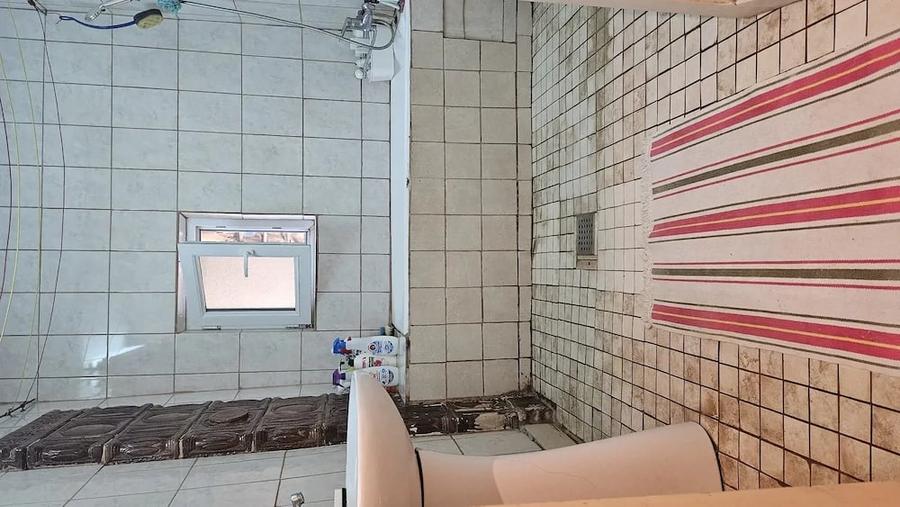 Casă cu 6 camere cu Teren 914 Mp în Poiana Mare