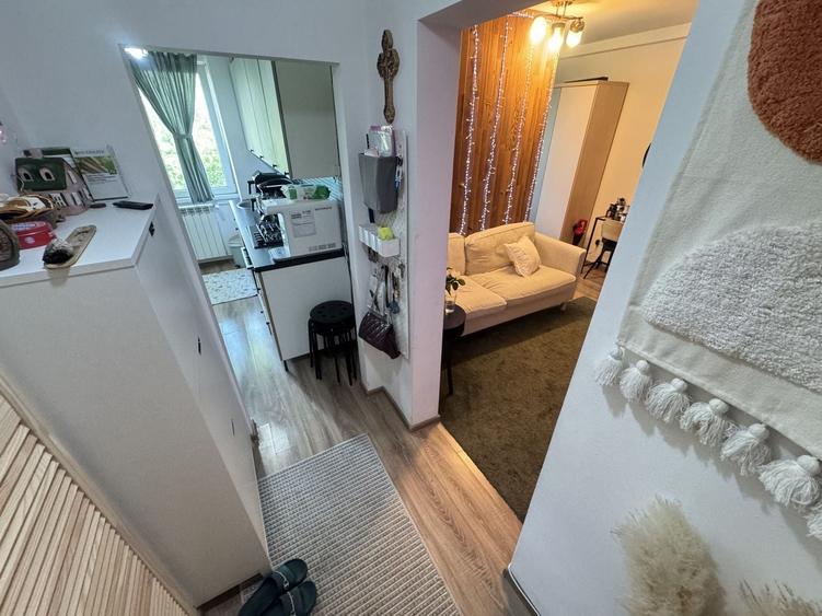Apartament 2 camere complet renovat | Zona Liceul Traian | Etaj 1 - 9