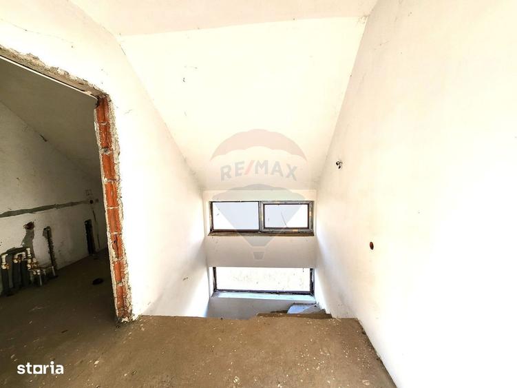 Casă cu 4 camere cu Teren 450 Mp în Aviației