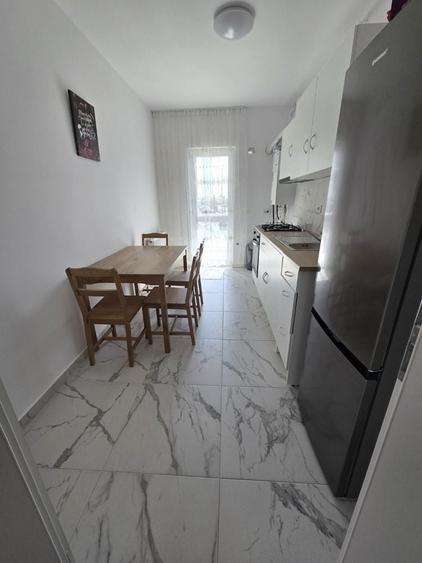 Apartament cu 2 camere decomandat în Runcu
