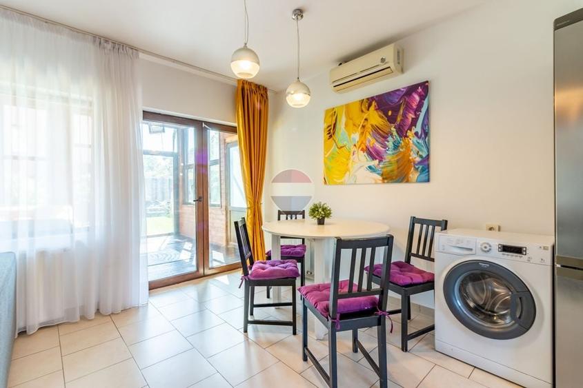 Casă individuală cu 5 camere cu Piscina în Tunari
