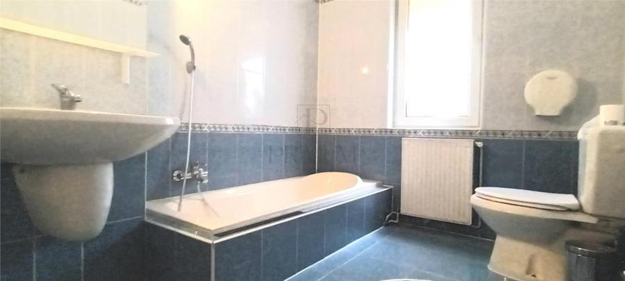 Casă cu 5 camere cu Teren 600 Mp în Lipovei