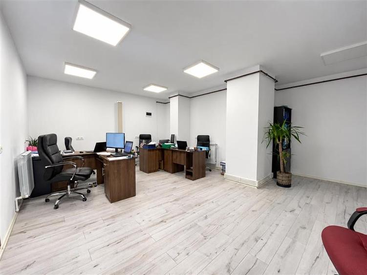 Spațiu comercial, de 64 mp, în Pelican