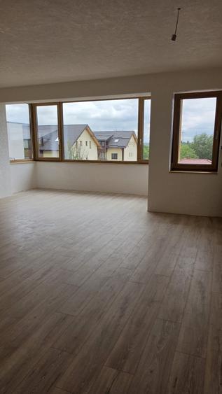 Apartament cu 3 camere în Dobroești