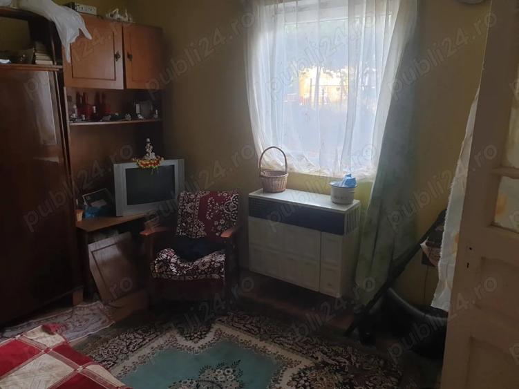 Casă cu 6 camere cu Teren 125 Mp în Central