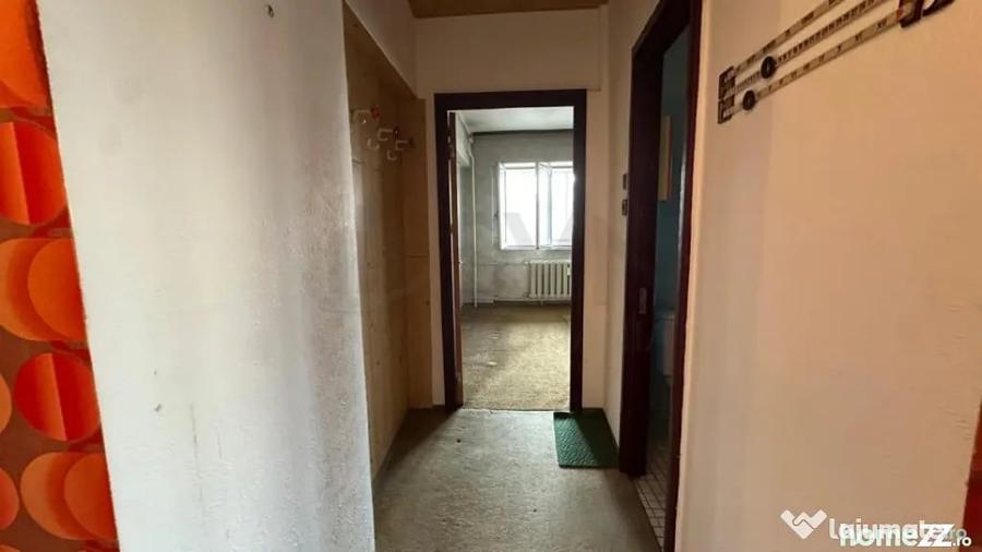 Apartament cu 3 camere decomandat în 1 Mai