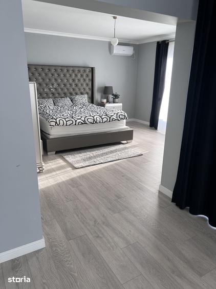 Casă cu 7 camere cu Teren 1000 Mp în Vest