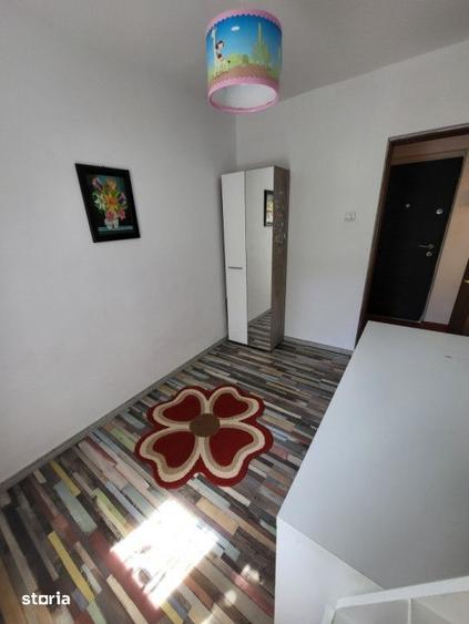 Apartament cu 3 camere în Mioriței
