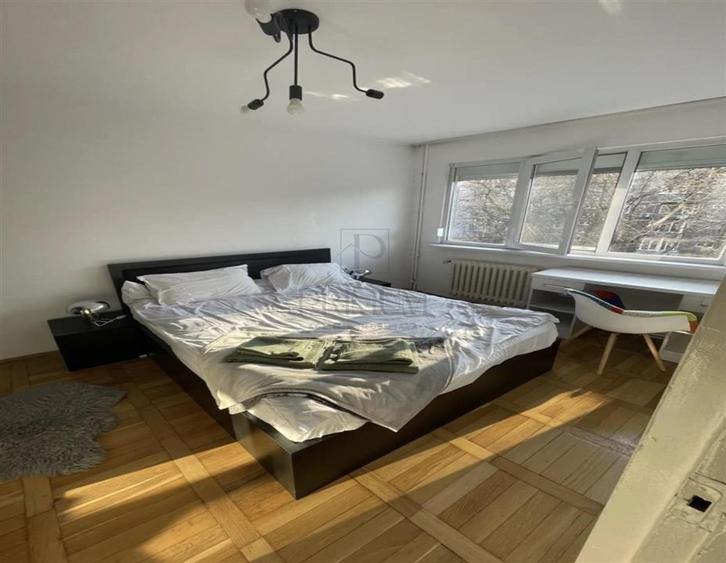 Apartament cu 3 camere decomandat, mobilat în Take Ionescu