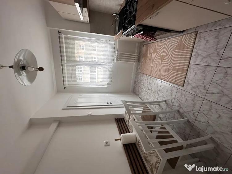 Apartament cu 3 camere decomandat în Iosia