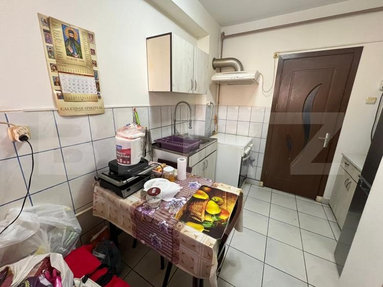Apartament cu 2 camere semidecomandat în Moreni
