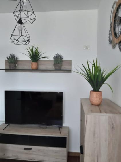 Apartament cu 2 camere decomandat, mobilat în Tomis Nord
