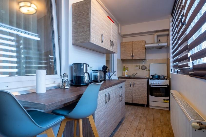 Apartament cu 2 camere decomandat, mobilat în Roșu