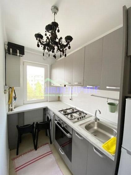 Apartament cu 2 camere semidecomandat în Casa de Cultură
