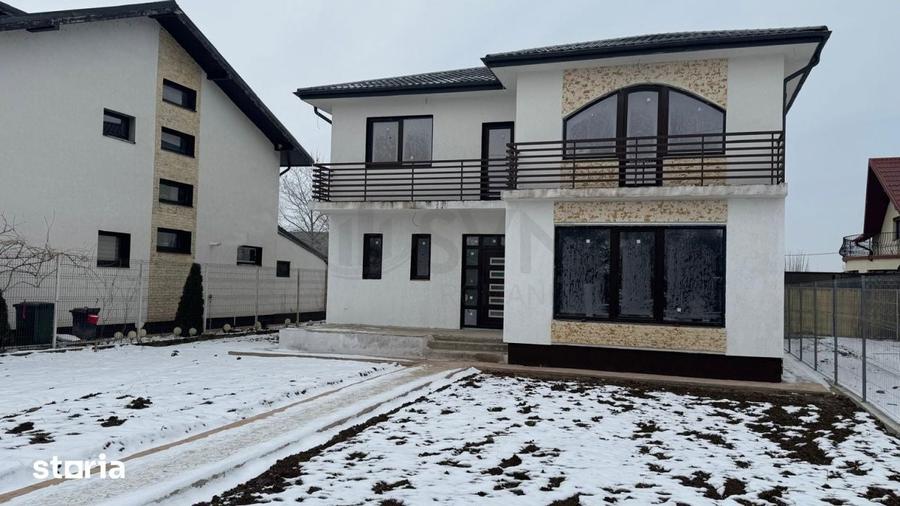 Casă cu 5 camere cu Canalizare în Crevedia