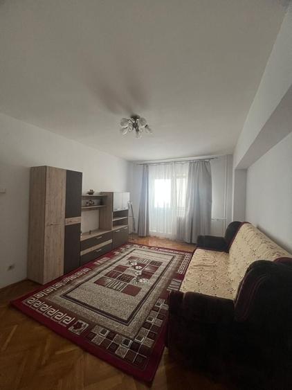 Apartament cu 3 camere decomandat, mobilat în Semicentral