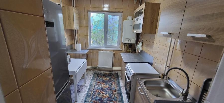 Apartament cu 2 camere semidecomandat, mobilat în City Park Mall